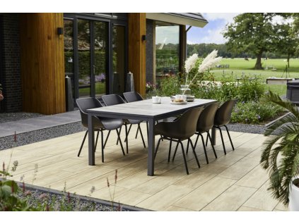 Zahradní souprava Sophie Comino, Carbon Black