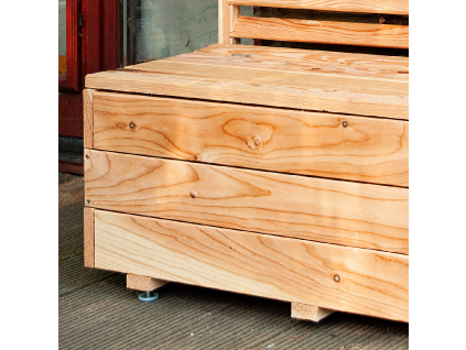 lavice pro dreveny truhlik se zastenou larix1