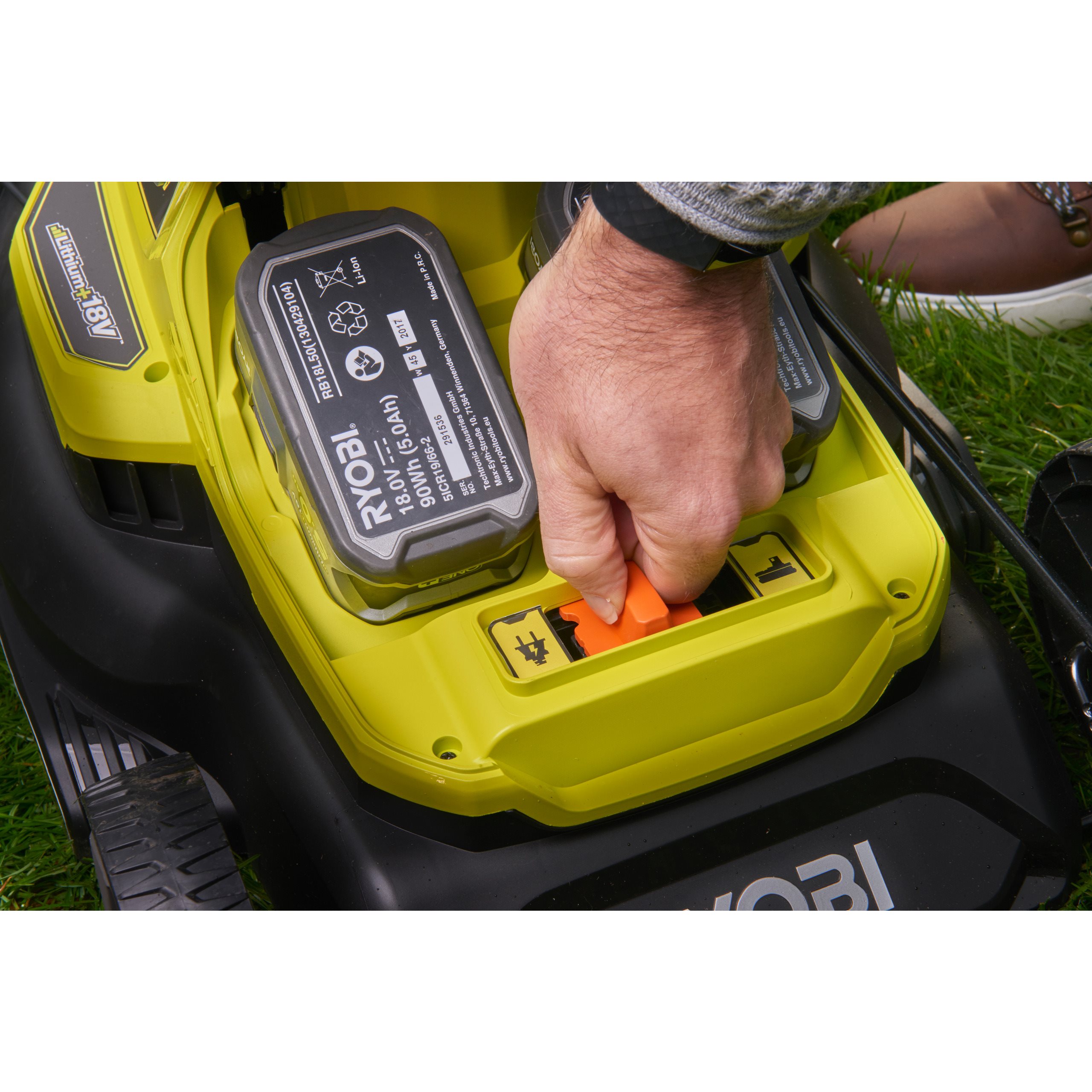 AKU hybridní sekačka na trávu RYOBI RY18LMH37A-250 RY5133004583 (obrázek 9)
