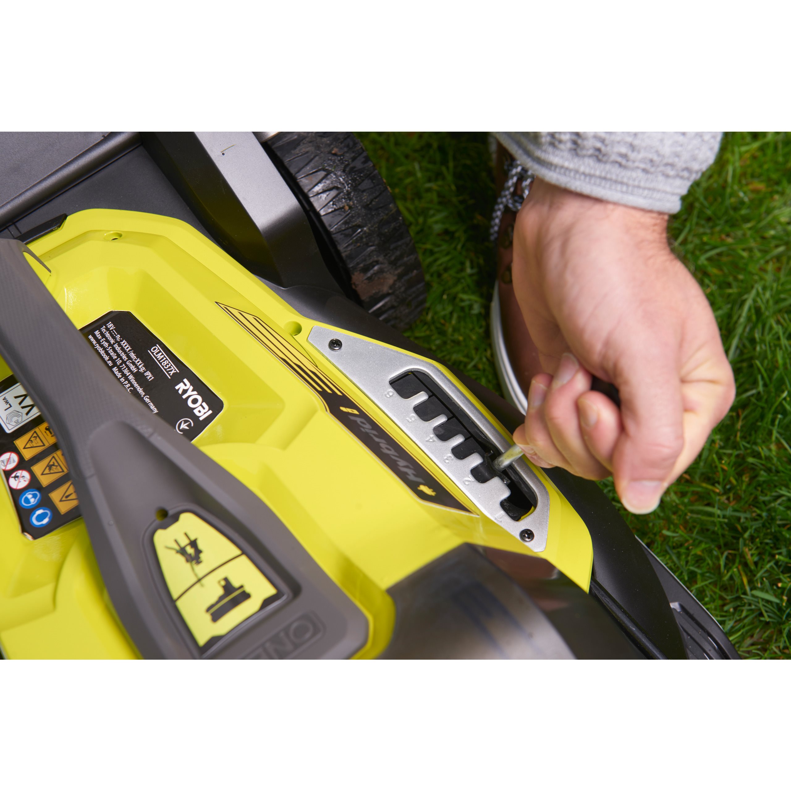 AKU hybridní sekačka na trávu RYOBI RY18LMH37A-250 RY5133004583 (obrázek 10)