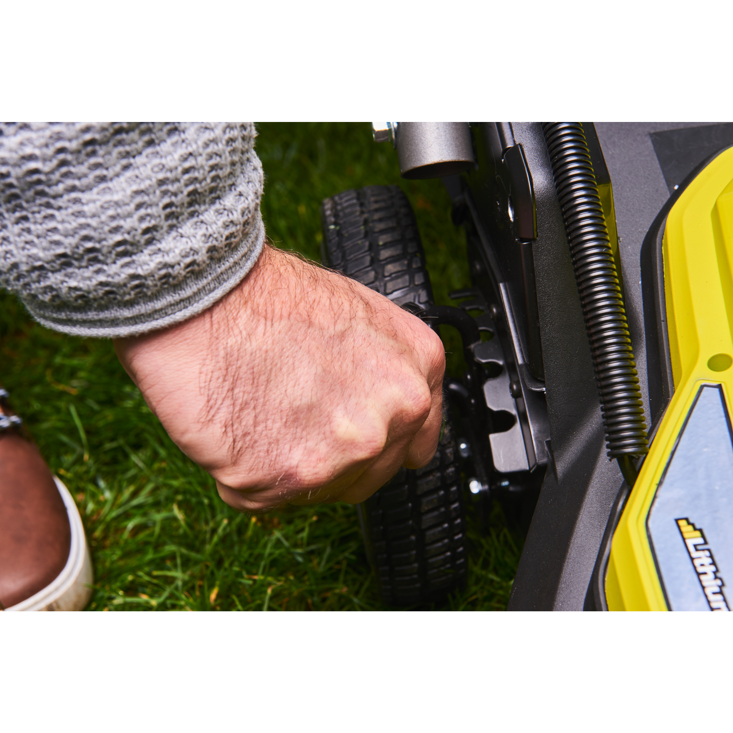 AKU sekačka na trávu RYOBI RY18LMX37A-150 RY5133004582 (obrázek 8)
