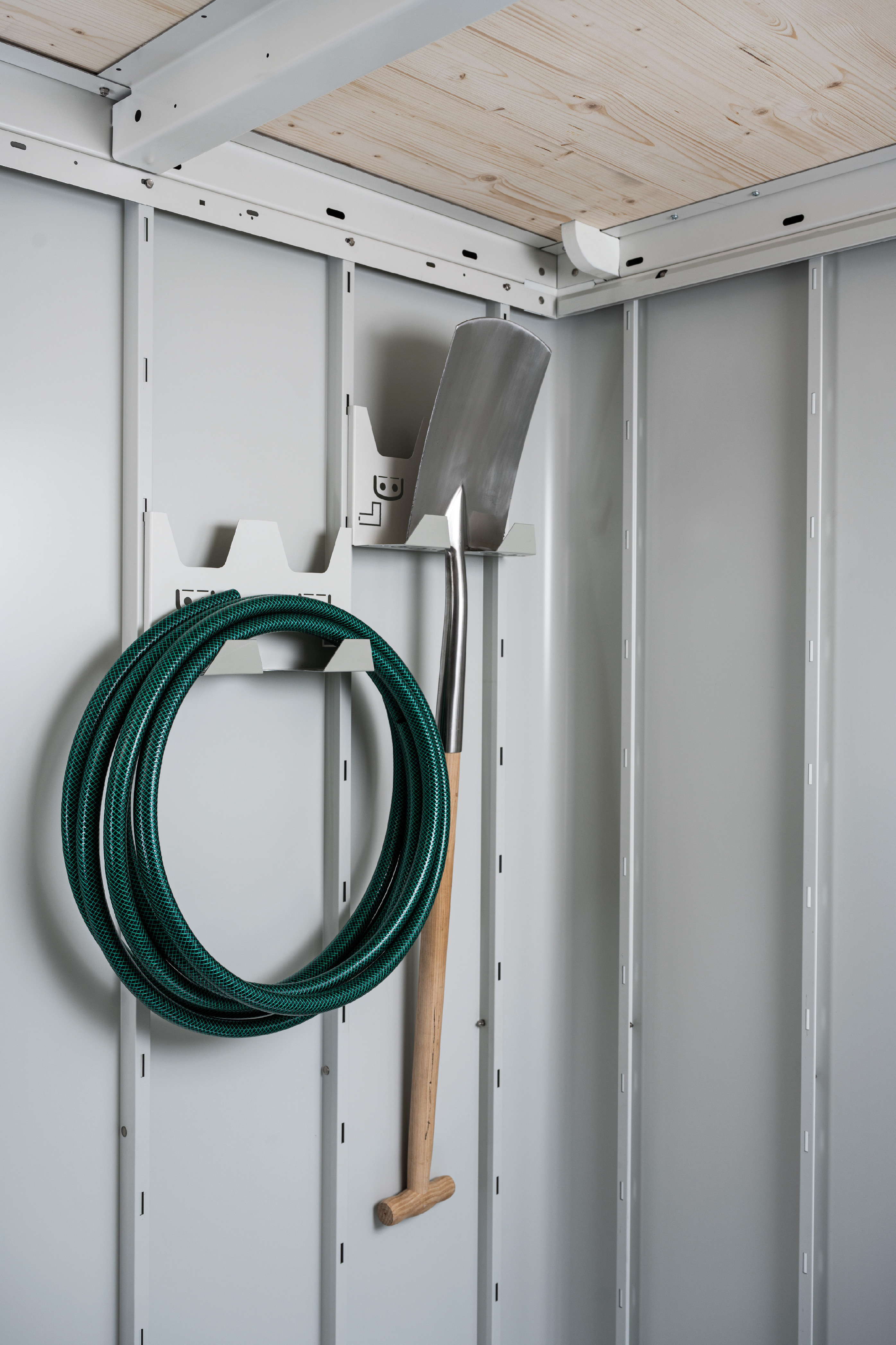 Biohort Držák zahradního náčiní pro domek NEO, 2 kusy v sadě BH47021