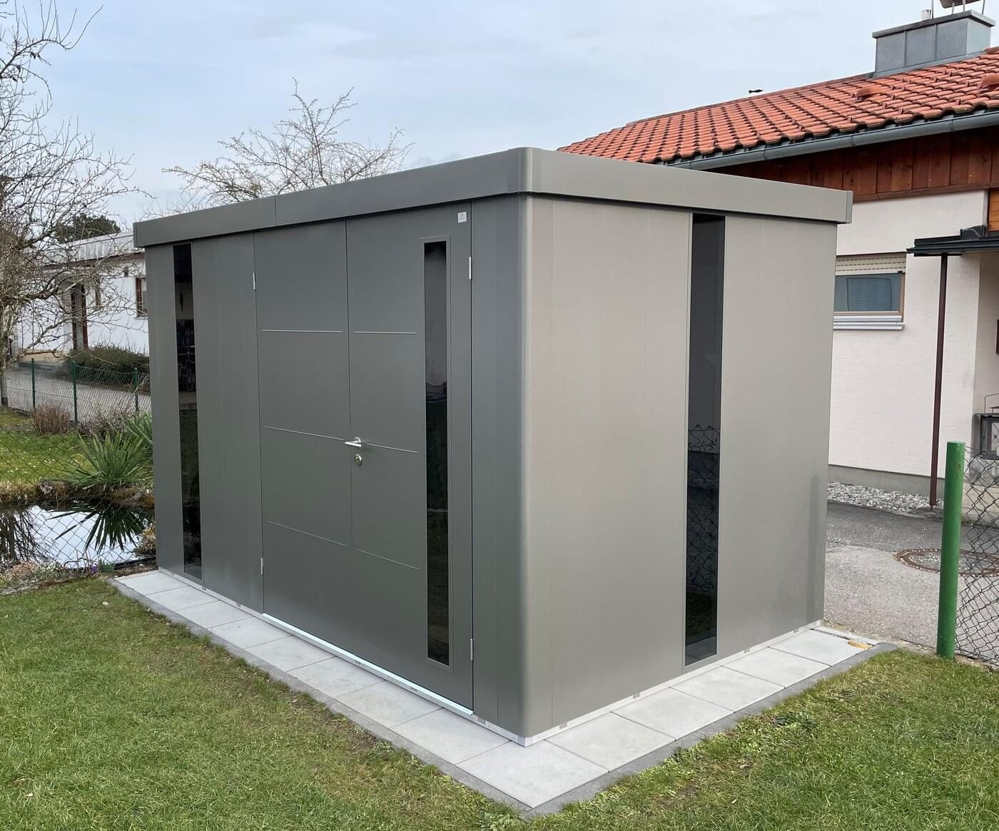 Zahradní domek NEO 4C, šedý křemen, dvoukřídlé dveře BH89014 (obrázek 3)