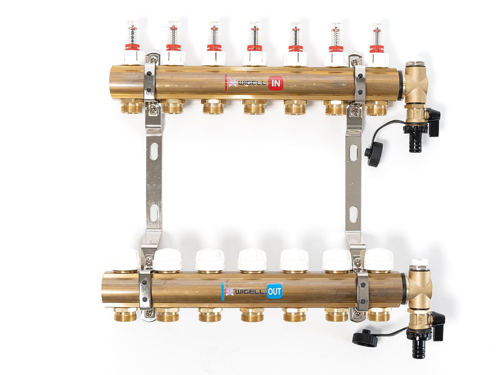 Mosazný podlahový rozdělovač Wigell s 7 okruhy a funkcí odvzdušnění.